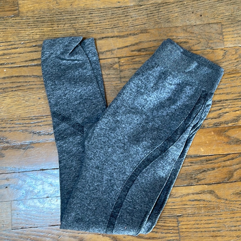 NWOT Athleta exercise tights. Size Small